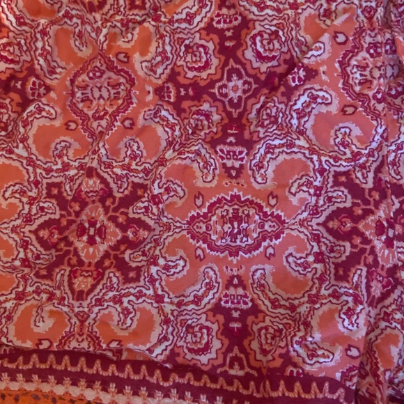 Pink pattern shorts - Picture 3 of 3